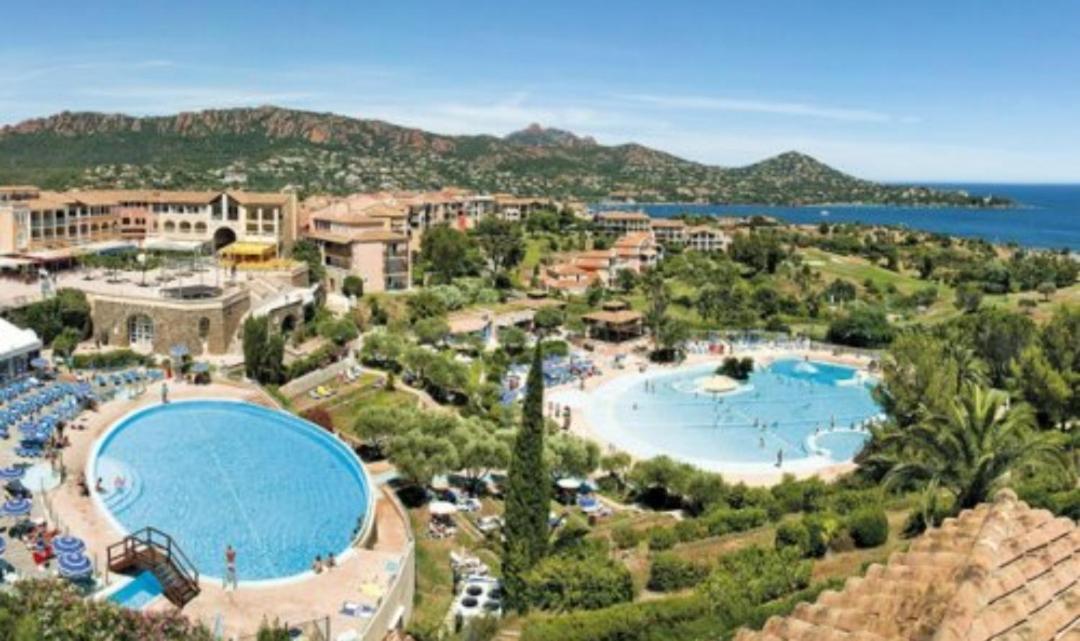 Superbe Appartement Avec Vue Mer Et Piscine Saint-Raphaël Εξωτερικό φωτογραφία